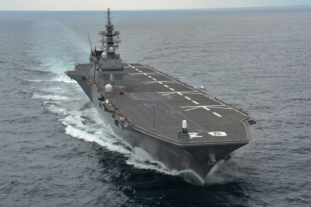 自衛隊に空母が配備されるのか